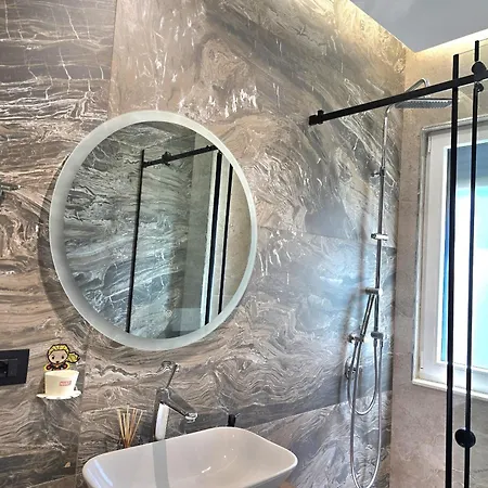 Sunny With Swimming Pool - 247