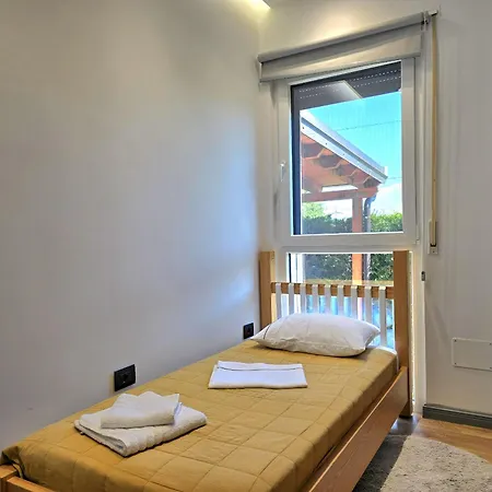 Sunny With Swimming Pool - 247