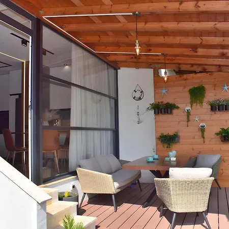 Apartment Sunny With Swimming Pool - 247