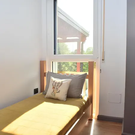 Sunny With Swimming Pool - 247 Apartment *
