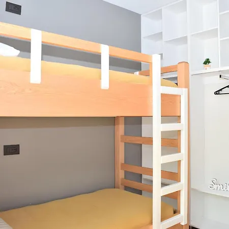 Sunny With Swimming Pool - 247 Apartment