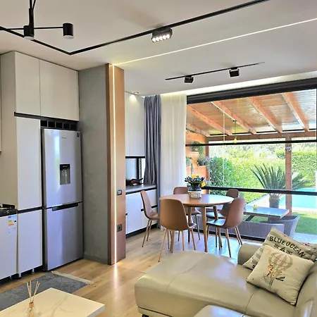 Sunny With Swimming Pool - 247 *