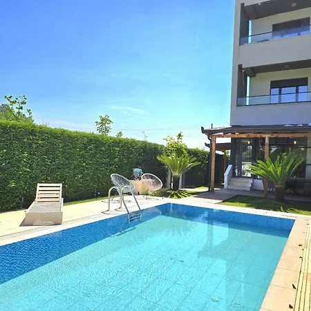 Sunny With Swimming Pool - 247 * Hamallaj