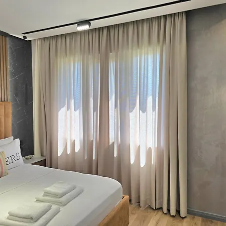 Apartment Sunny With Swimming Pool - 247 *