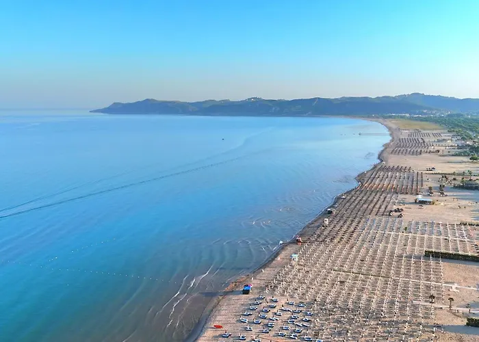 Sunny With Swimming Pool - 247 * Hamallaj