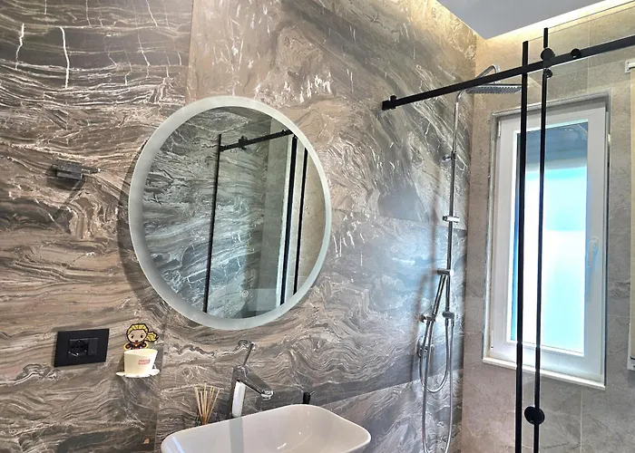 Sunny With Swimming Pool - 247