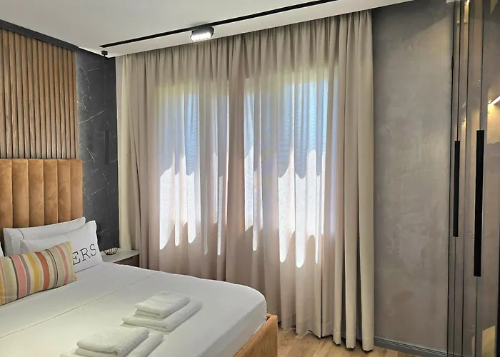 Διαμέρισμα Sunny With Swimming Pool - 247 *